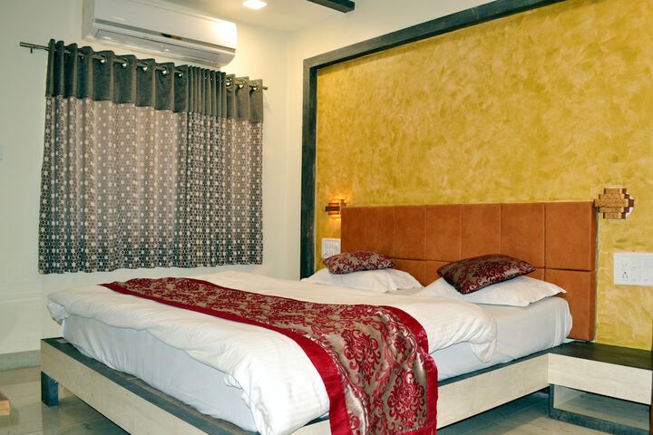 Room 15 of 43