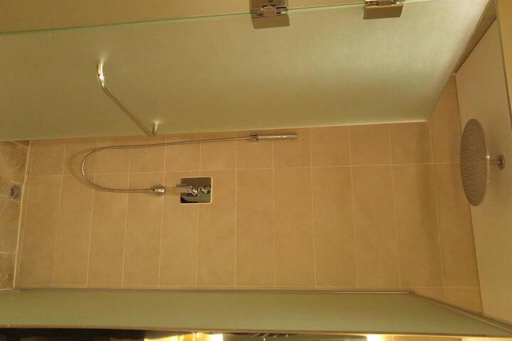 Room 40 of 60
