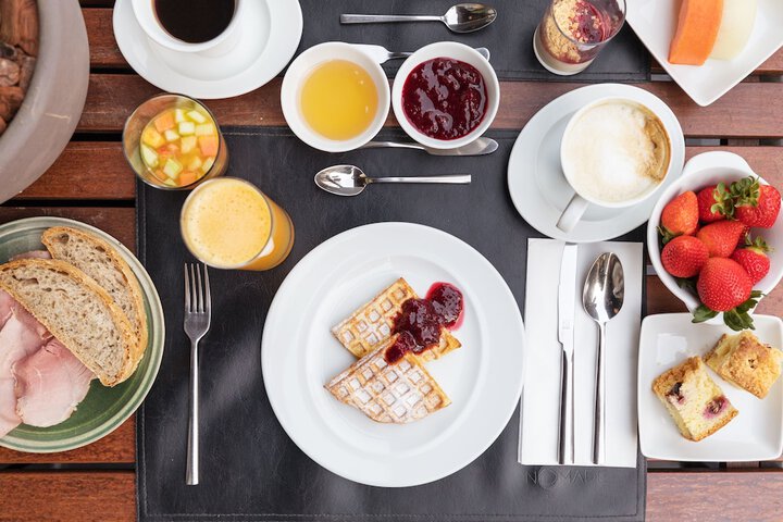 Breakfast/Coffee Service 32 of 53