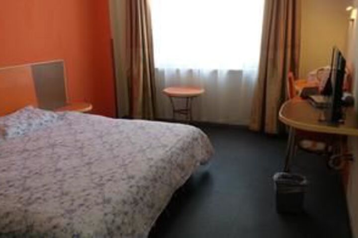 Room 8 of 35
