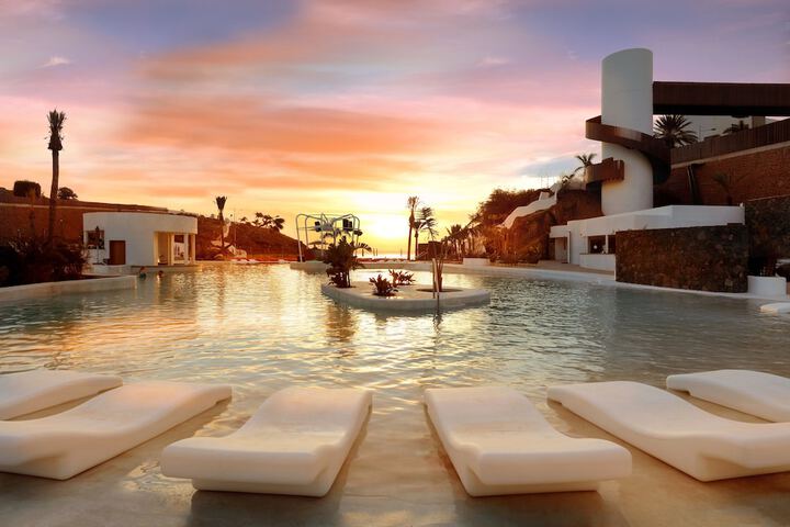Pool 54 of 140