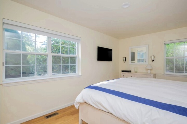 Room 3 of 34