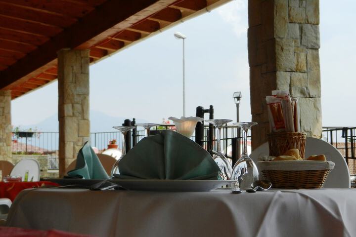 Dining 50 of 62
