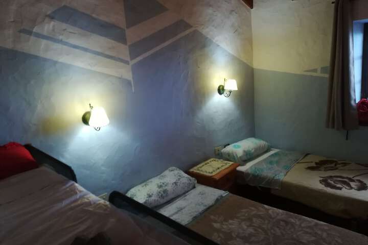 Room 12 of 14