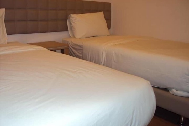 Room 8 of 24