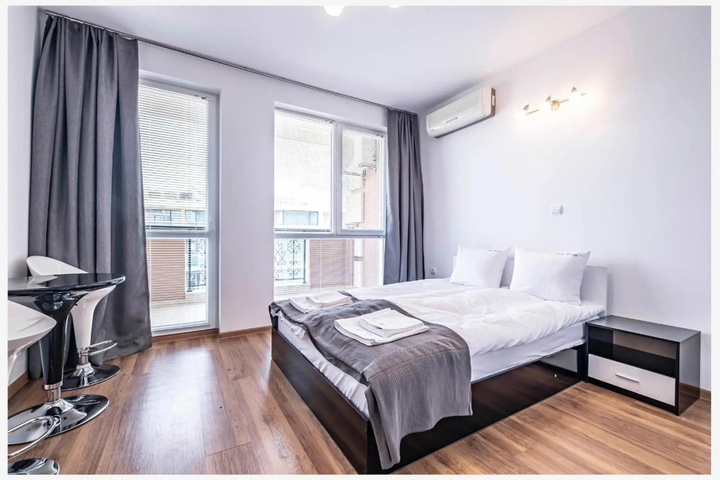 Room 4 of 17