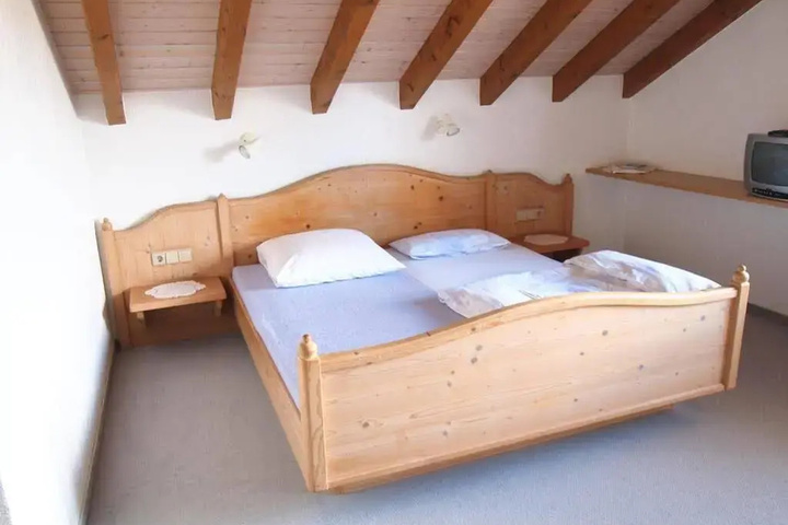Room 3 of 14