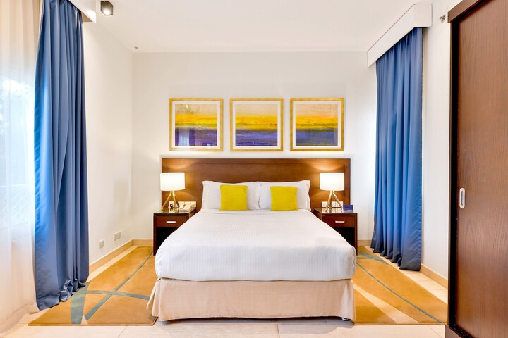 Room 21 of 168