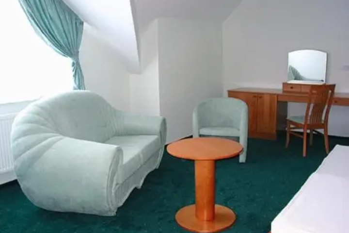 Room 5 of 21