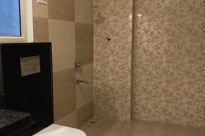 Room 27 of 47
