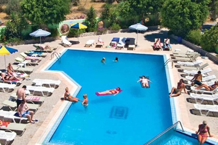 Hotel Pool