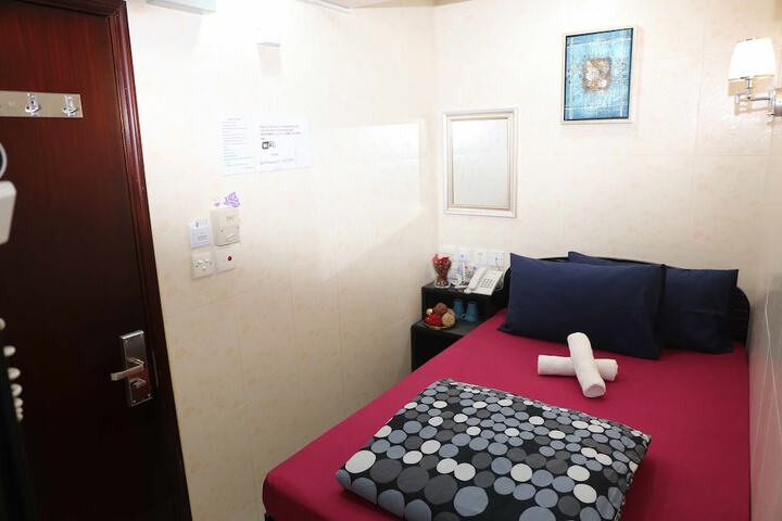 Room 17 of 31