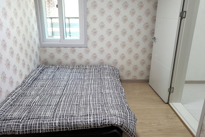 Room 4 of 150