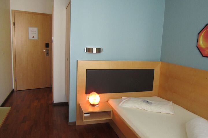Room 15 of 39