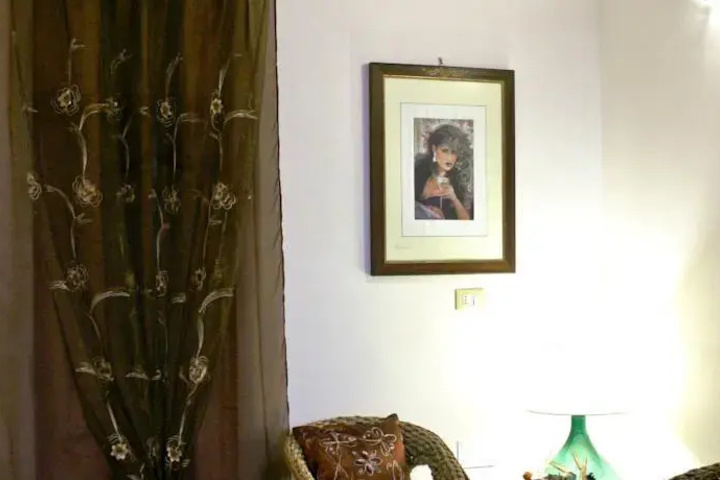 Room 4 of 7