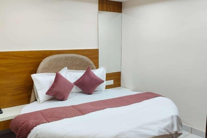 Room 18 of 29