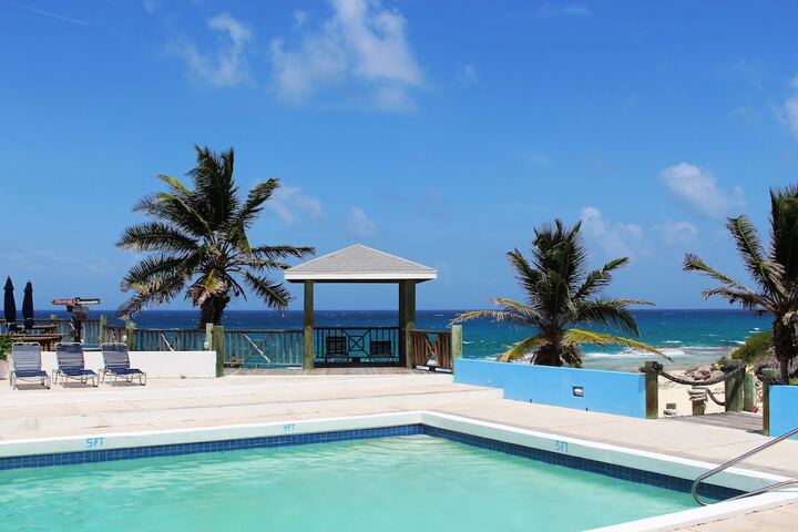 Hotel with Pool