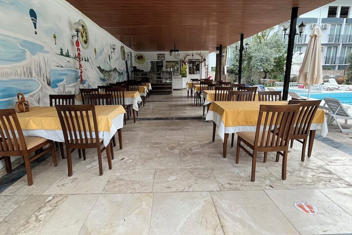 Dining 4 of 6