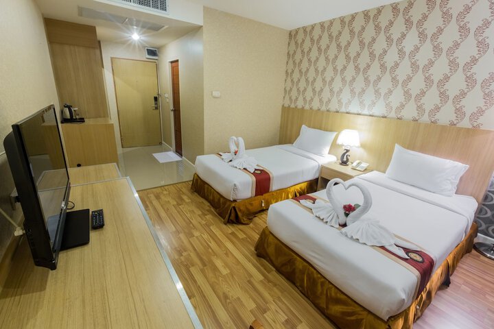 Room 18 of 103