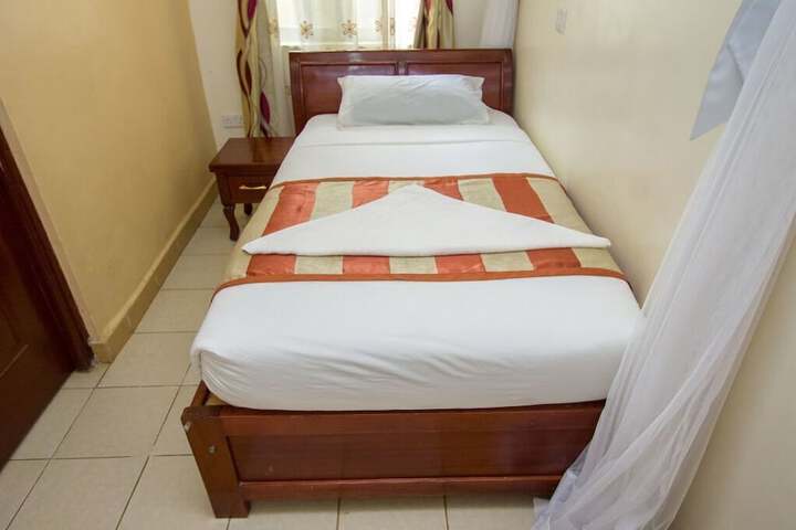 Room 7 of 19