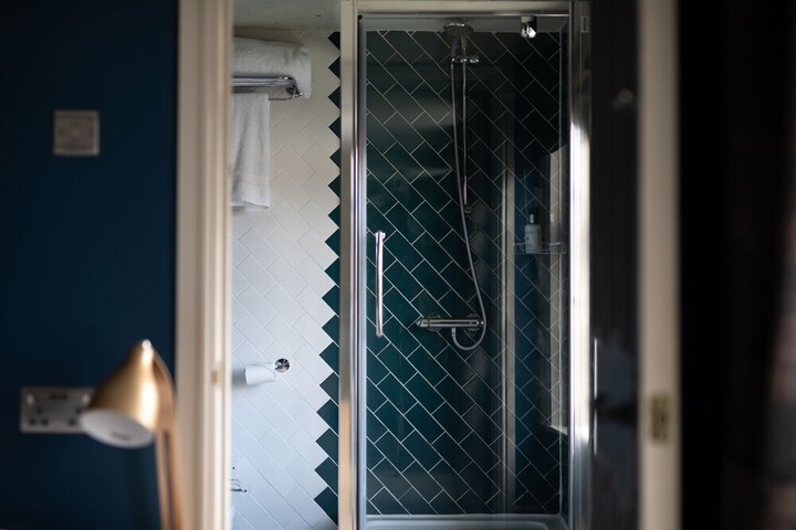 Room 19 of 34