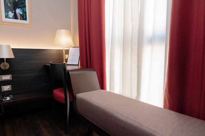 Room 2 of 23