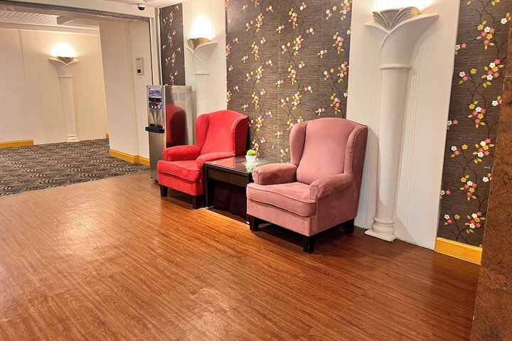 Room 25 of 63