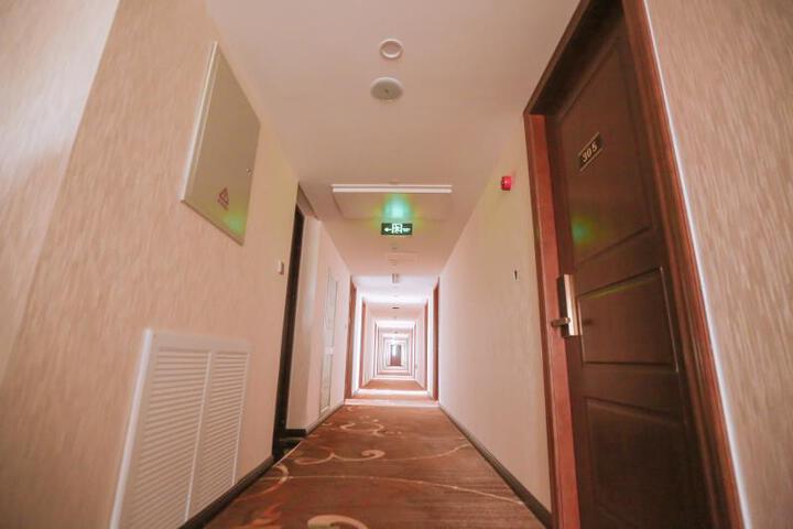 Hotel Interior 8 of 21