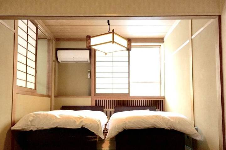 Room 14 of 40