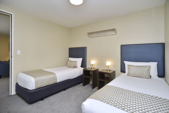 Room 52 of 196