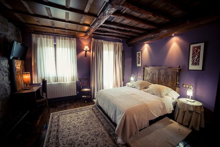 Room 3 of 47