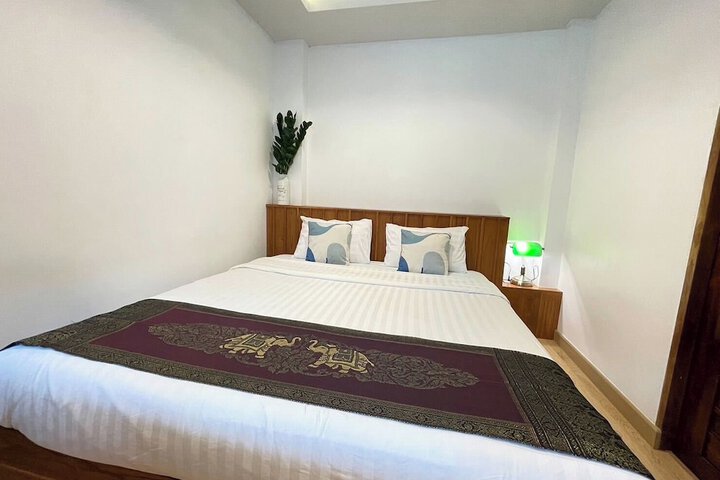 Room 2 of 34