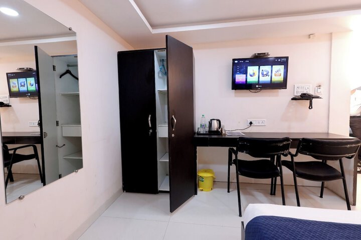 Room 15 of 26