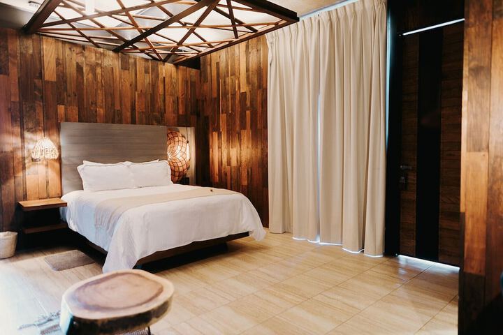 Room 17 of 250