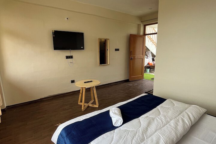 Room 11 of 27