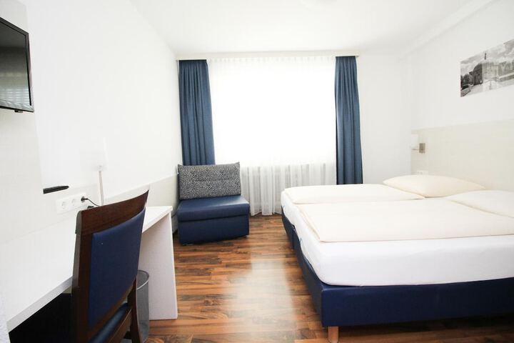 Room 22 of 62