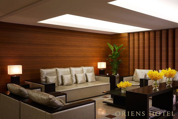 Entrance & Lobby
