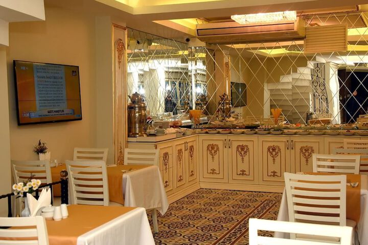 Dining 36 of 46