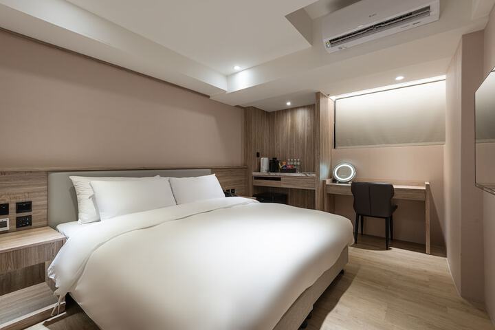 Room 85 of 145