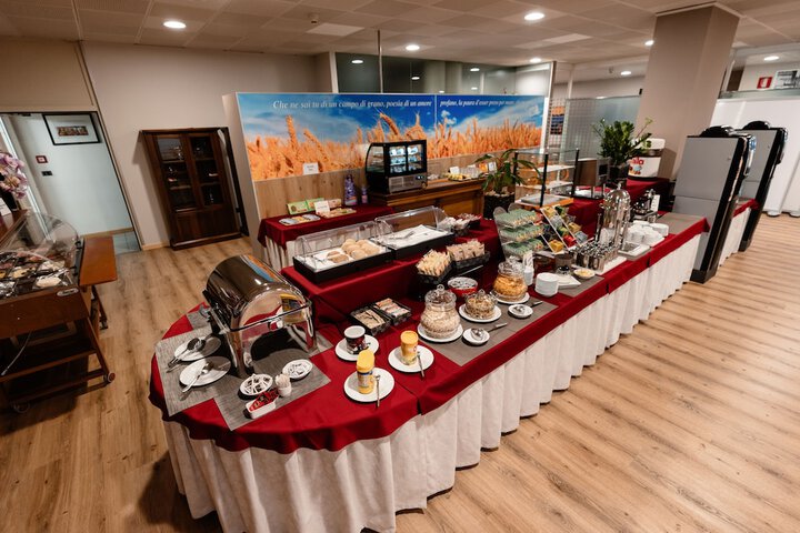 Dining 43 of 70
