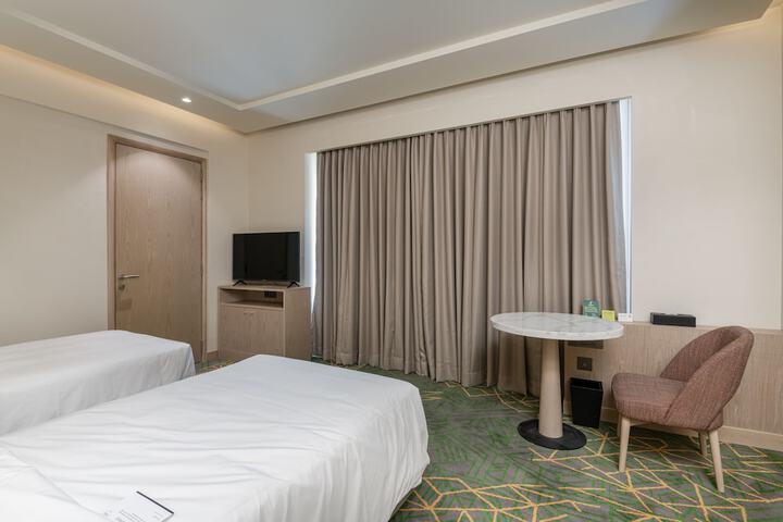 Room 7 of 95