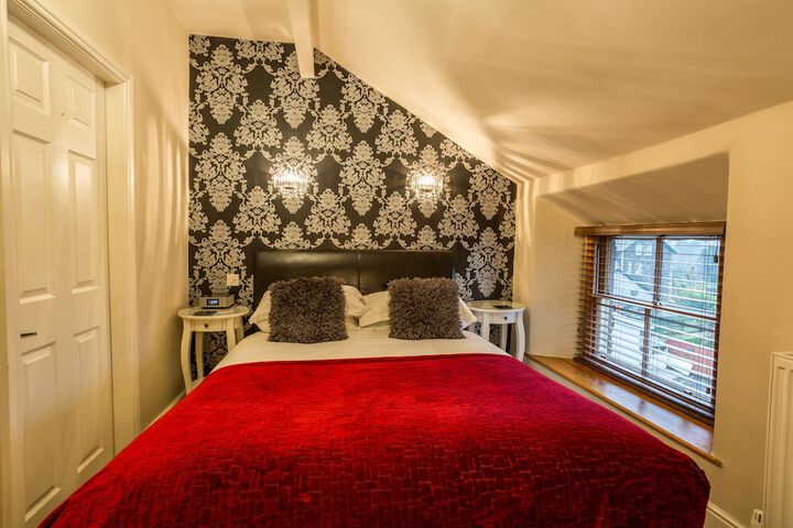 Room 10 of 61