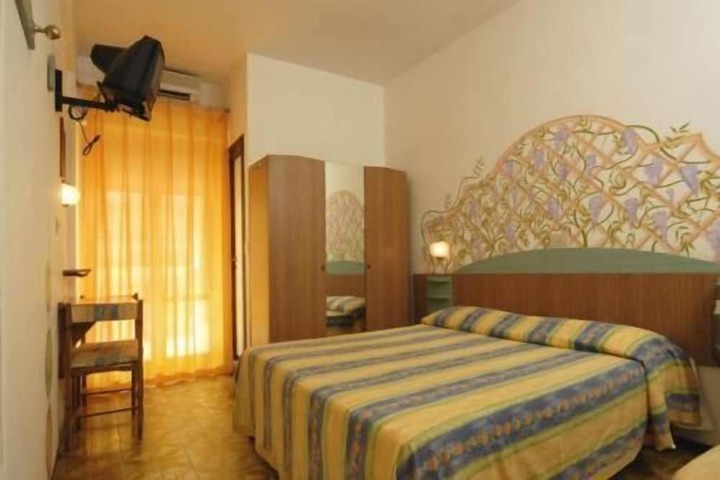 Room 16 of 62