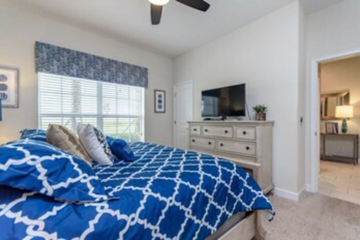 Room 10 of 26