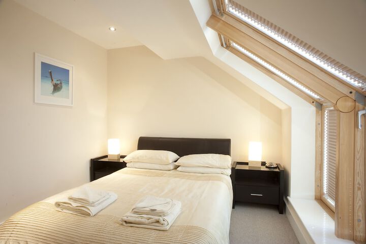 Room 3 of 68