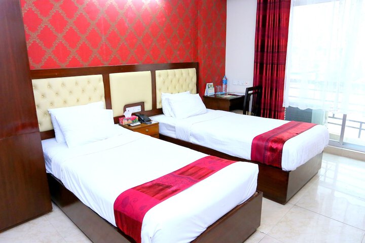 Room 4 of 40