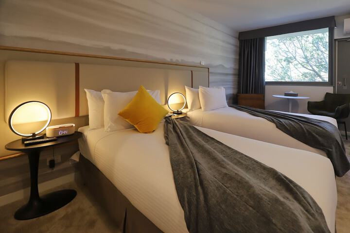 Room 15 of 60