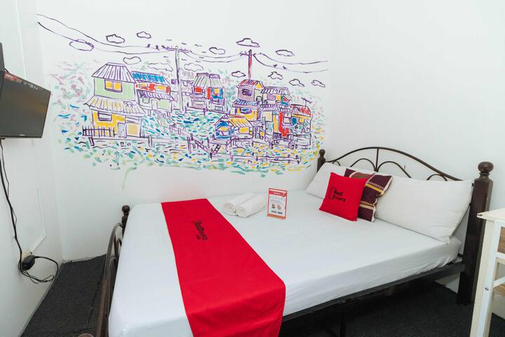 Image of RedDoorz at Earnshaw Manila