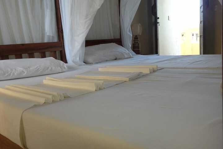 Room 5 of 13