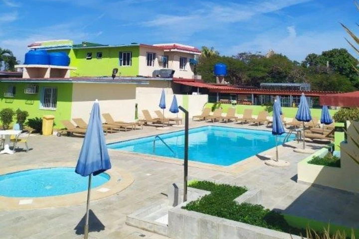 Pool 5 of 6